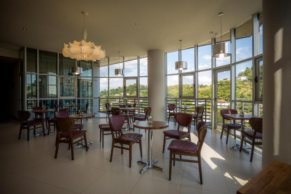Sky Hotel Shkodër エクステリア 写真