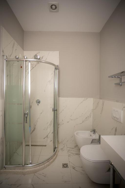 Sky Hotel Shkodër エクステリア 写真