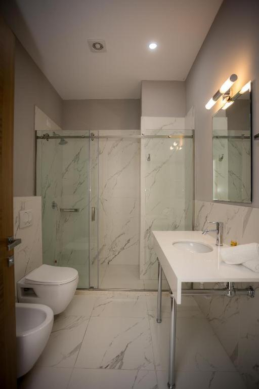 Sky Hotel Shkodër エクステリア 写真