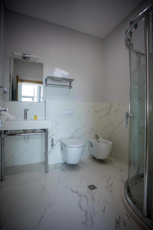 Sky Hotel Shkodër エクステリア 写真